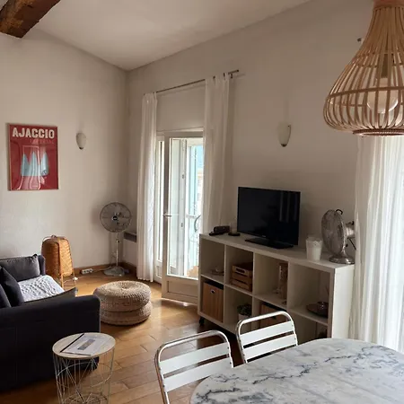 Apartment 1er Consul